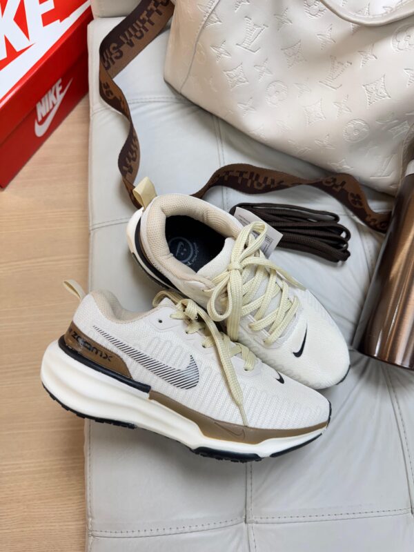 Tênis Zoom X Invincible Run 3 — Corrida Sem Limites, Conforto Extremo